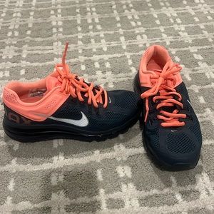 Woman’s Nike Air Max 2013